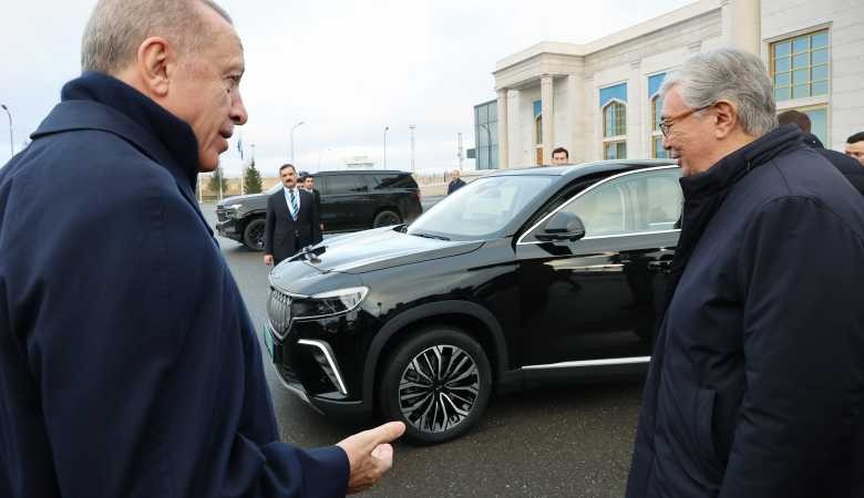 Erdoğan 'Oltu Siyahı' hediye etti