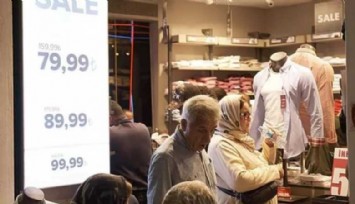 Beyoğlu'ndan mağazalara gecenin 3'ünde tıklım tıklım