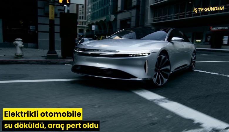Elektrikli otomobile su döküldü, araç pert oldu