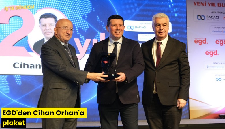 EGD'den Cihan Orhan'a plaket
