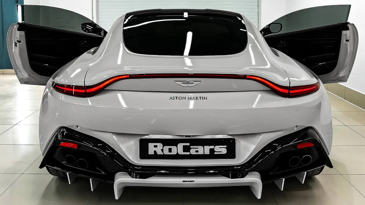 2022 Aston Martin Vantage 